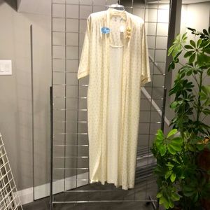 Women’s Poly Cotton Bathrobe(missing belt)